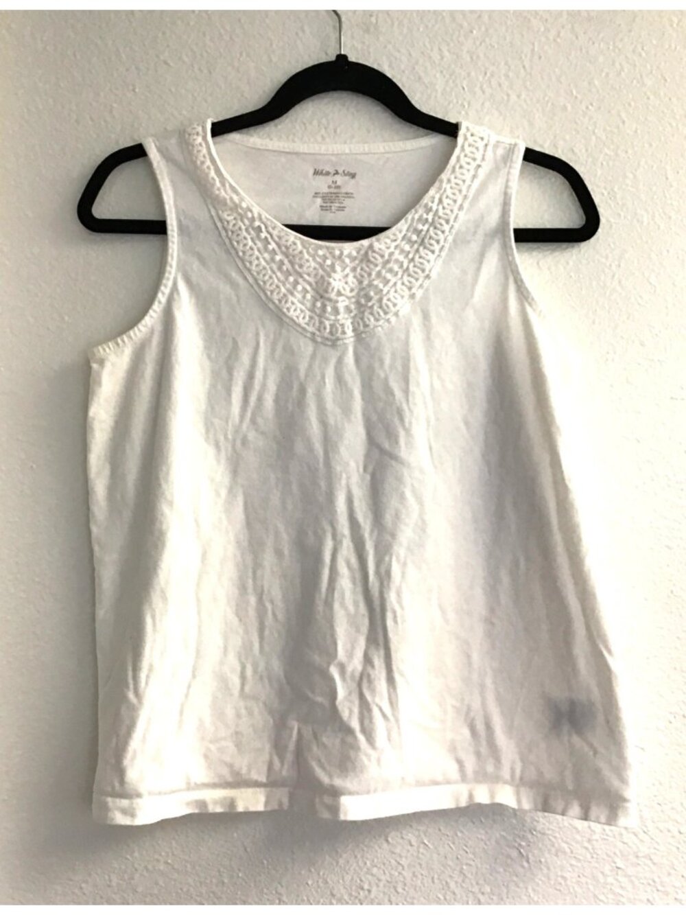 White Stag Womens Medium White Sleeveless Cotton Top With Embroidered Neckline